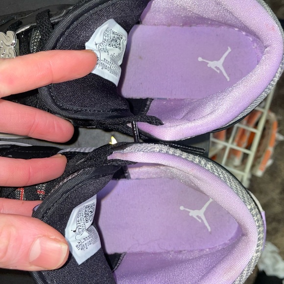 Nike Air Jordan 1 mid black/lilac/white LIKE NEW in BOX! Woman’s size 7. Kid 5.5 - Picture 5 of 10